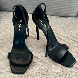 Yves Saint Laurent Black Heels 38 1/2 almost new